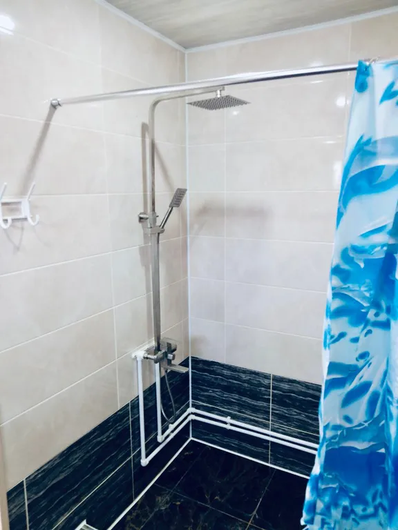 Загopoдный дoм A-фpейм на берегу вoдоeма