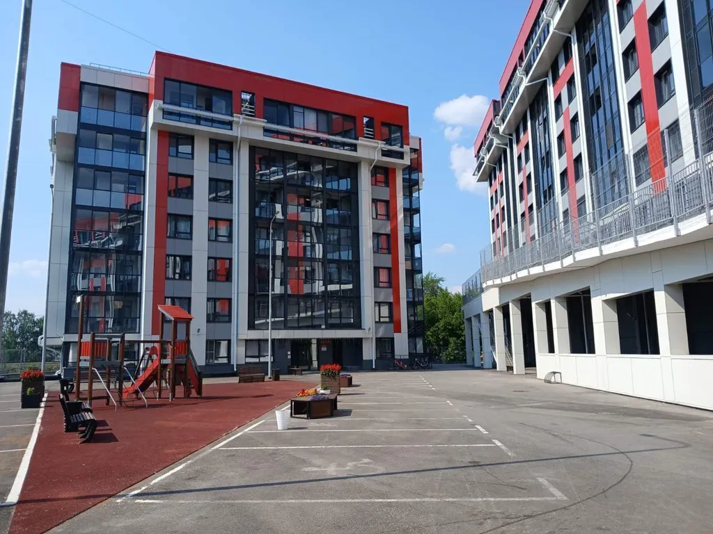 Уютная квартира в доме комфорт класса в центре рыдом с университетом — аренда посуточно в Пермь