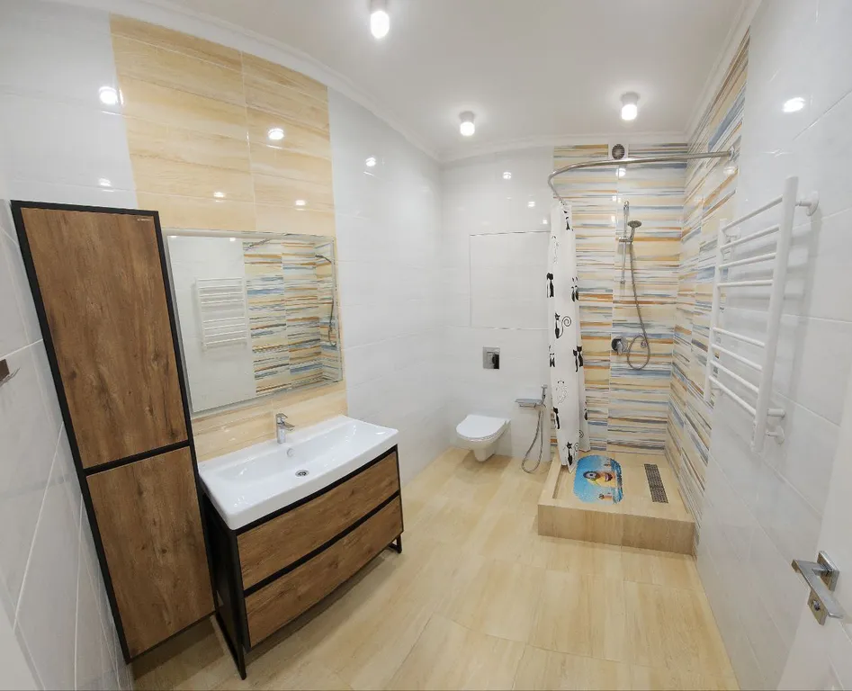 Дизайнерская евротрешка видом на Москву - реку.