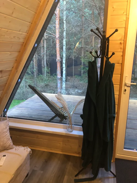 Глэмпинг в сосновом лесу