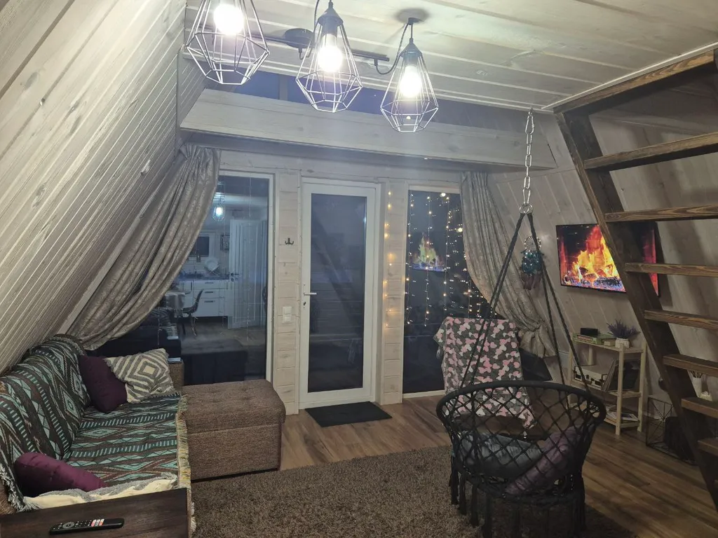 Коттедж Коттедж А-фрейм Ежевичный с сибирским банным чаном и баней на дровах — Каблуково