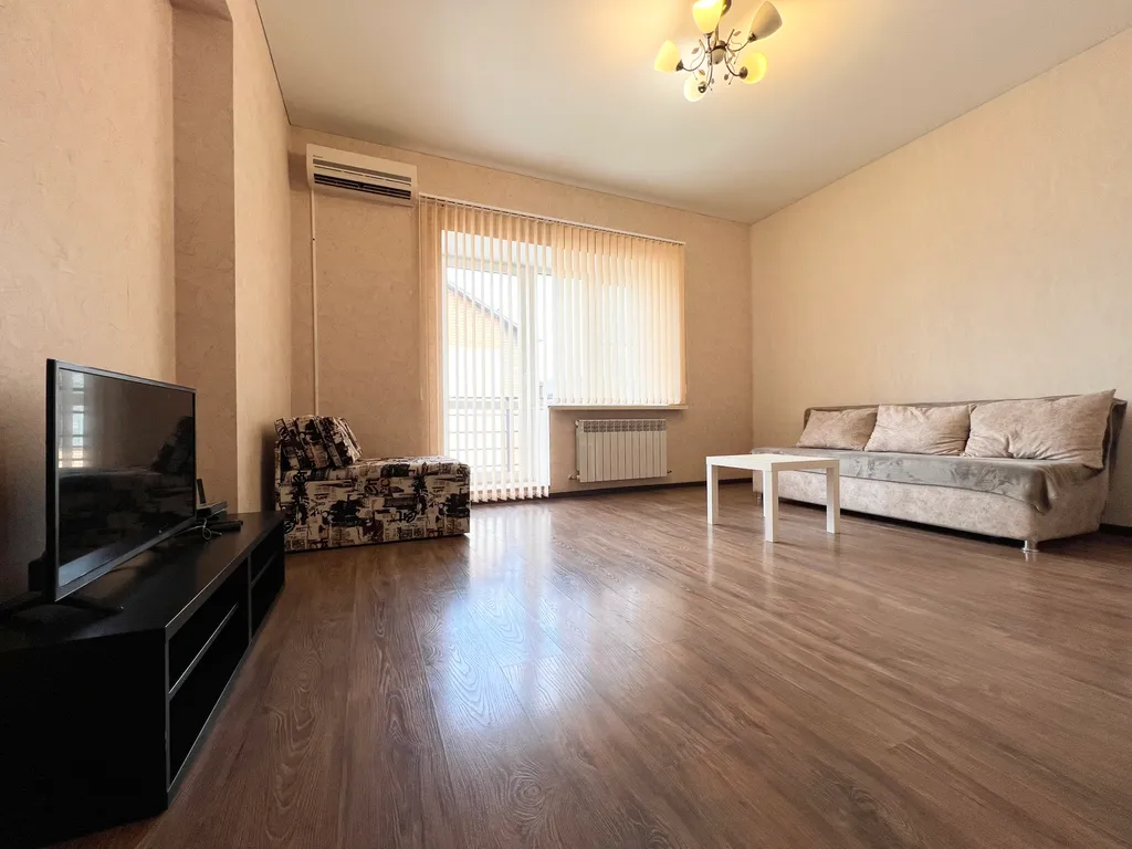 Эконом двушка в районе площади Победы