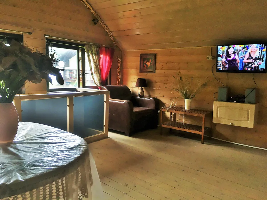 Тёплый коттедж в лесу