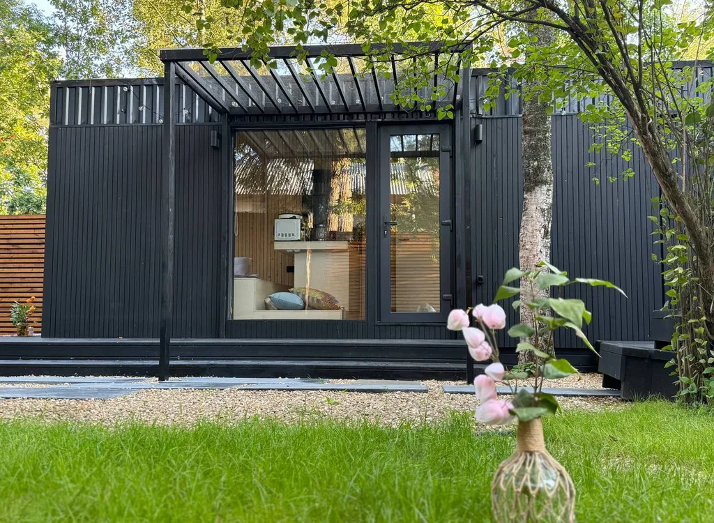 Коттедж Ультрасовременный домик для отдыха вдвоем с сауной, купелью, мангалом — Москва