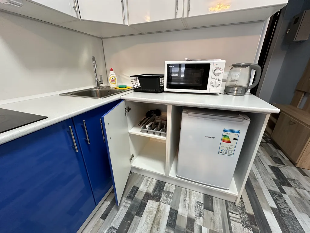 Голубая студия с видом на реку