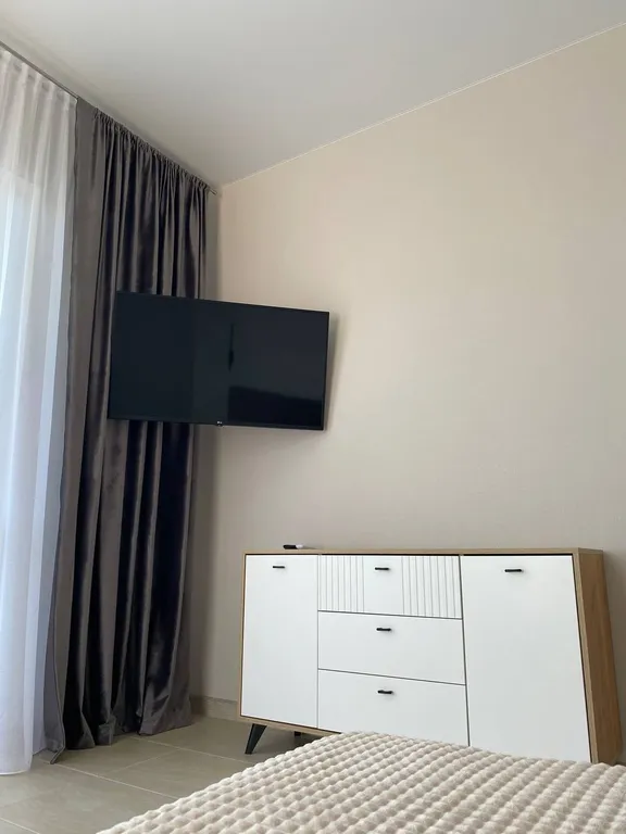 Второй этаж двухэтажного дома, с отдельным входом и общим двором