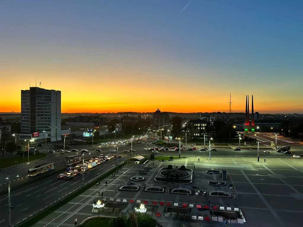 Апартаменты в самом центре (площадь победы, три штыка, амфитеатр)