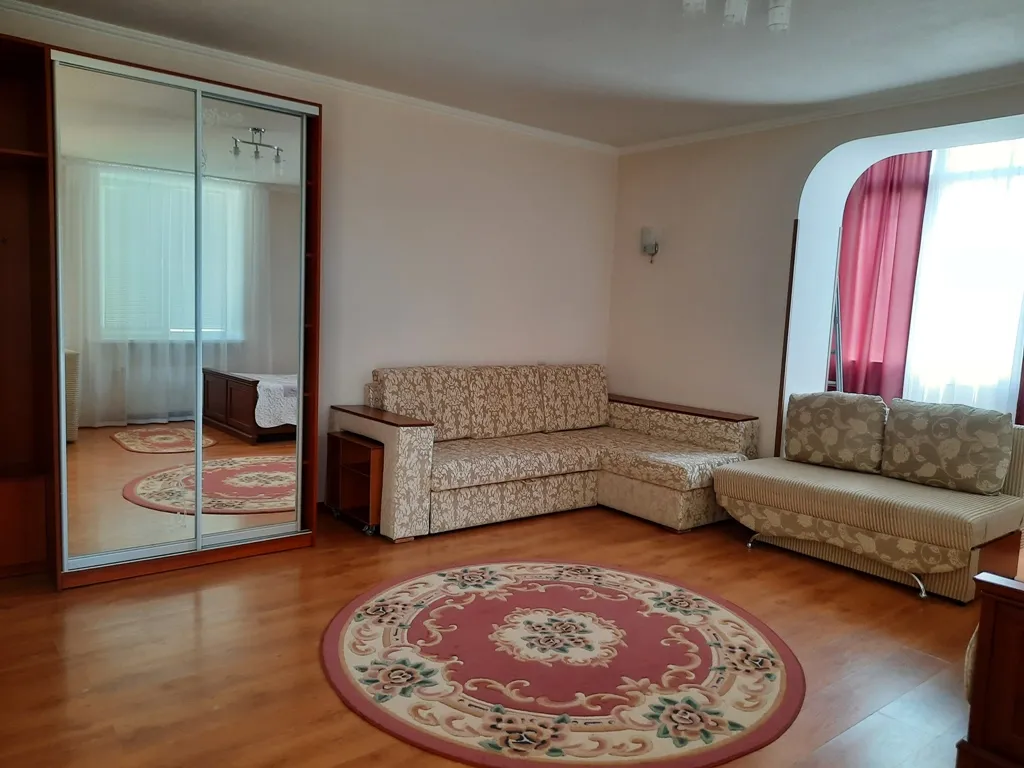 Просторная квартира с видом на море и горы