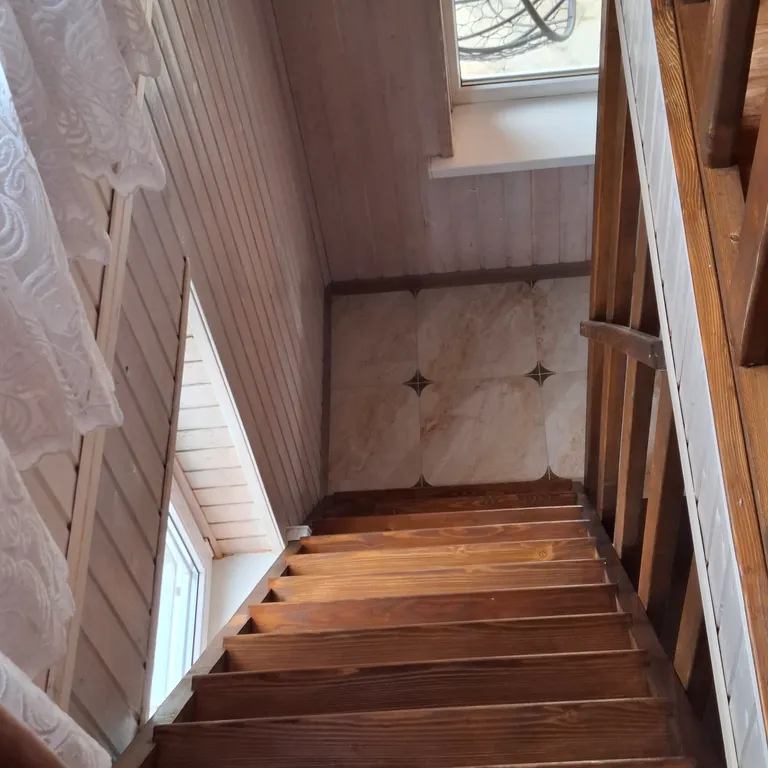 Домик у реки Дах с видом на горы