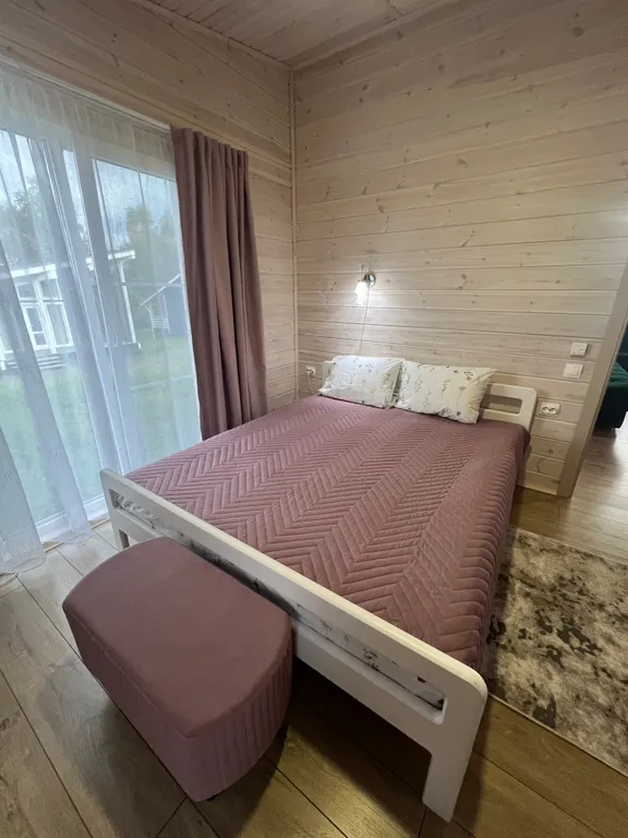 Просторный дом Елка с панорамными окнами в тихом месте