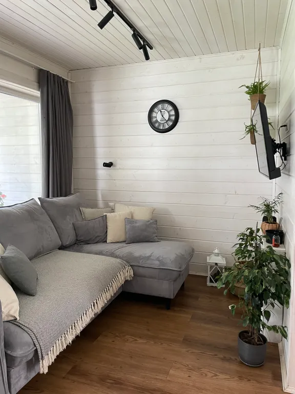 Вилла с банным чаном на берегу водоёма