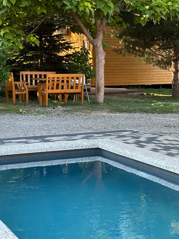 Барнхаус с чаном и бассейном