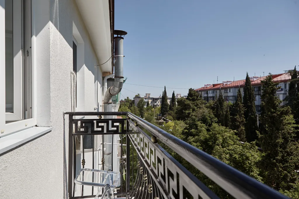 Видовая квартира с балконом у Херсонеса