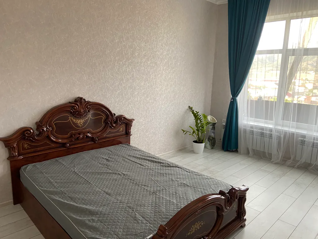 Дом под ключ без хозяев со своим двором