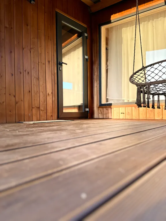 Уютный домик в древних липах