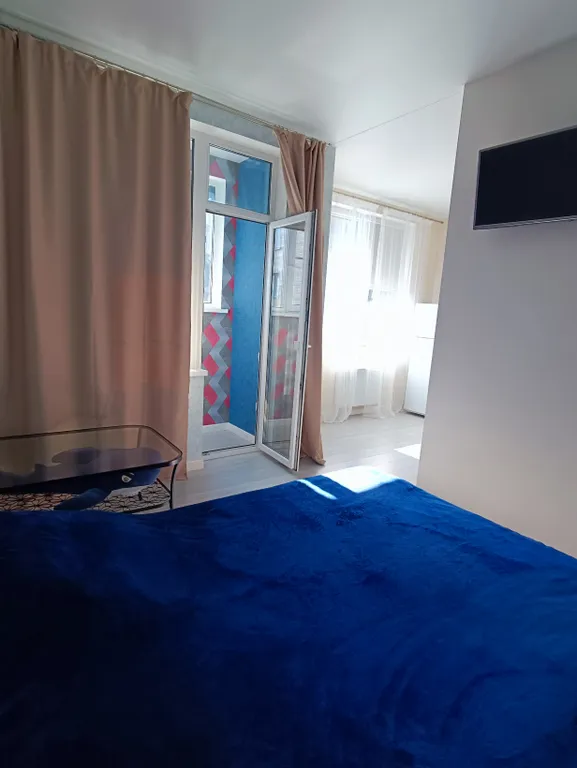 Уютная большая студия с балконом