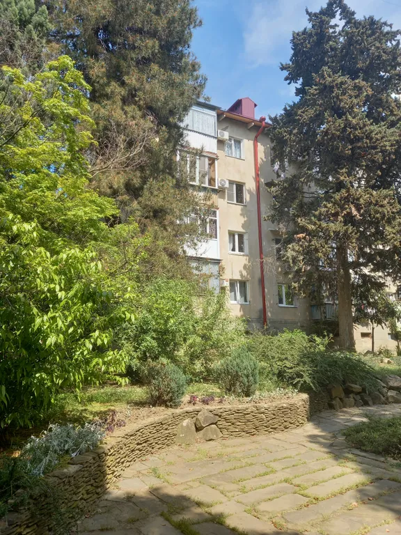 Трёхкомнатная квартира  в самом центре Лазаревского