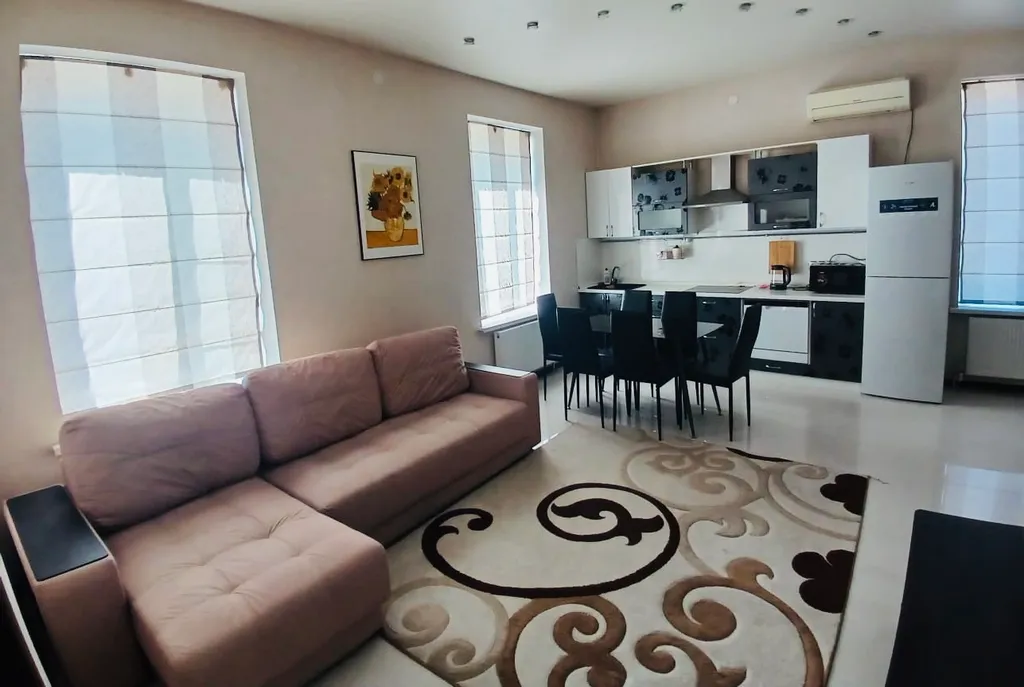 Уютная двухкомнатная квартира в центре города — аренда посуточно в Михайловка