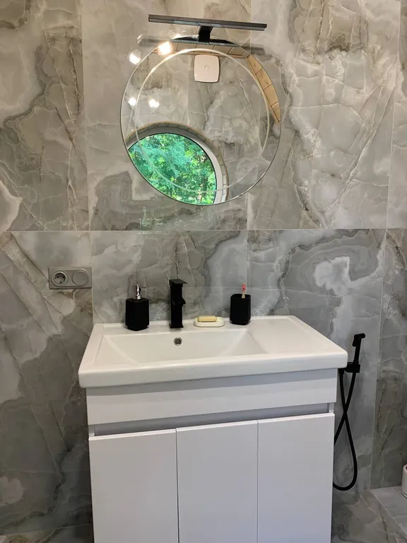 Домик с видом на лес