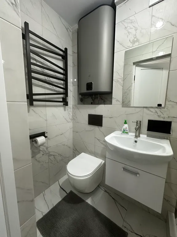 Возле бювета с минеральной водой