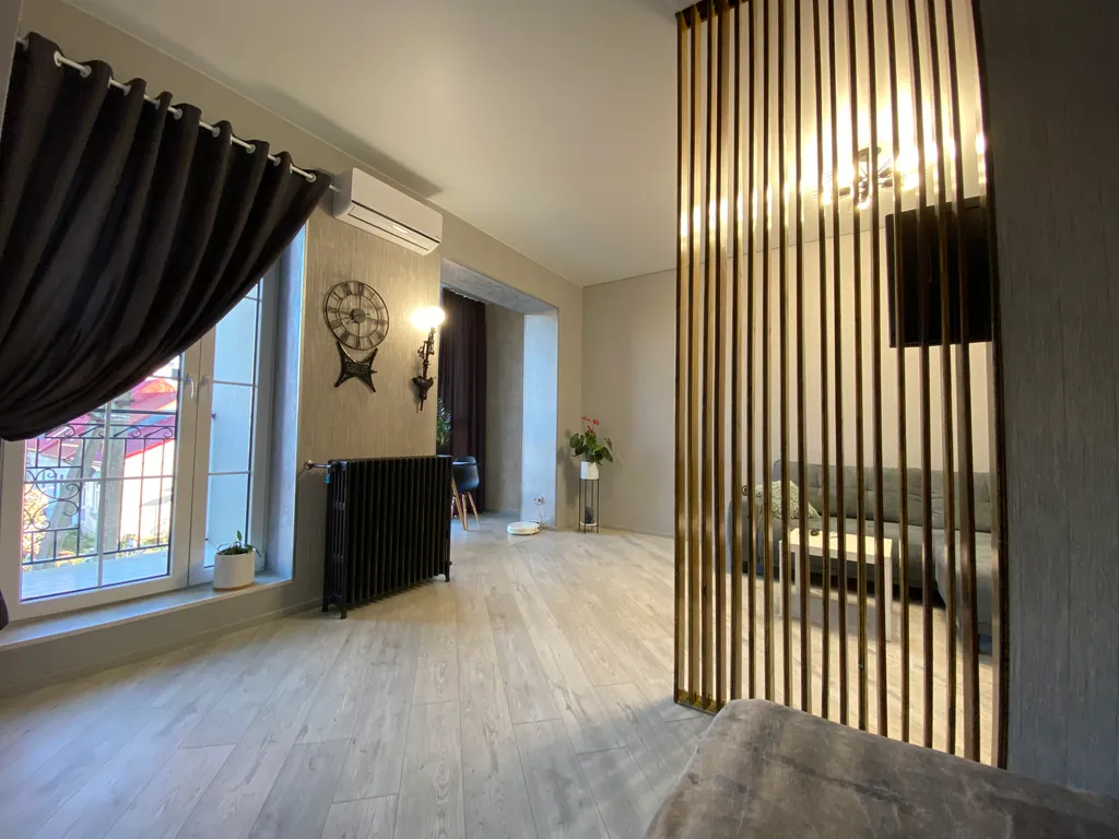 Просторная, светлая квартира с кондиционером в новом жк, не студия