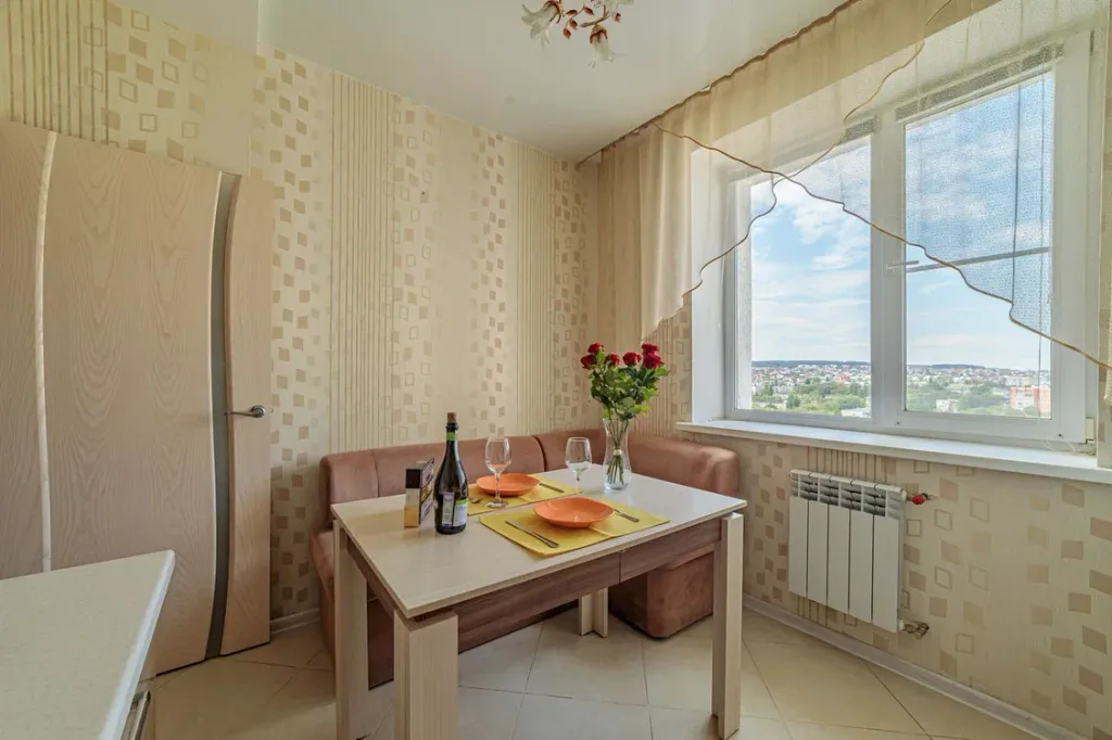 Тихий двор в центре города, своя парковка