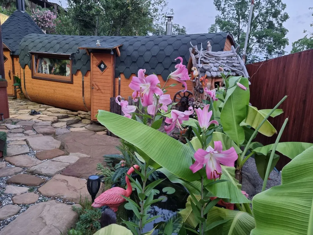 Дом Шилтон Виладж с бассейном, баней и джакузи