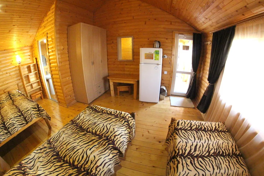 Квартира Квартира Номер "Улучшенный" с двуспальной и двумя односпальнымии кроватями — Судак