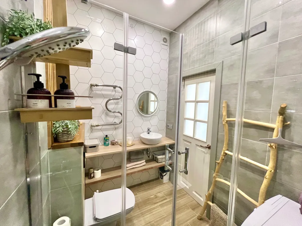 Солнечная квартира у озера рядом с новой набережной