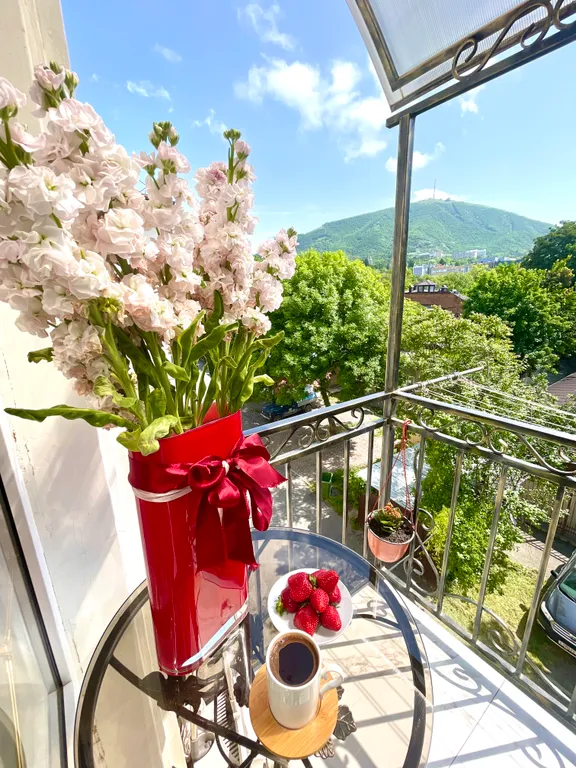 Апартамент для ценителей комфорта в центре города, с закрытой парковкой