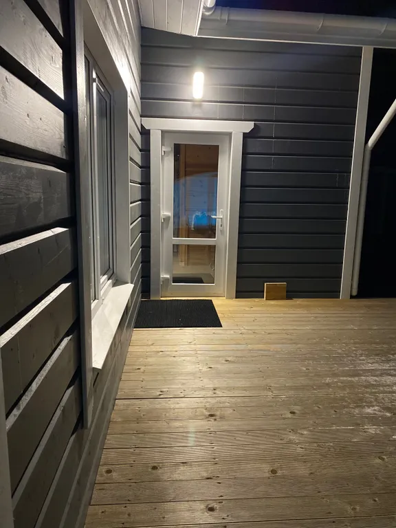 Уютный дом с бассейном на природе