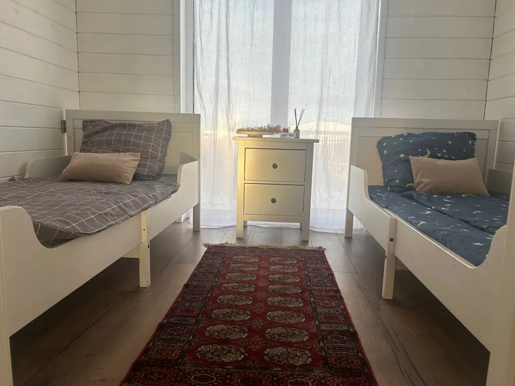 Барн с баней и чаном у озера