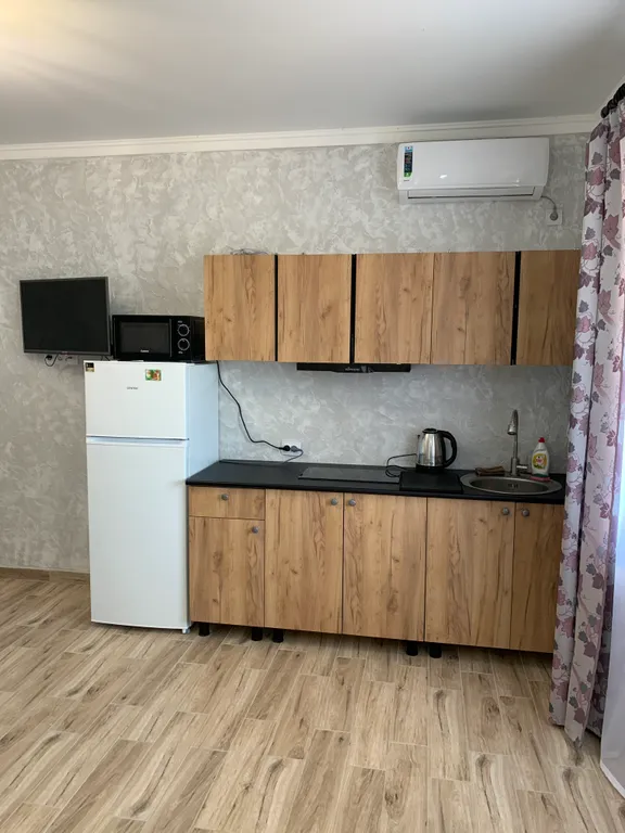 Двухкомнатный апартамент с кухней и террасой на Азовском море