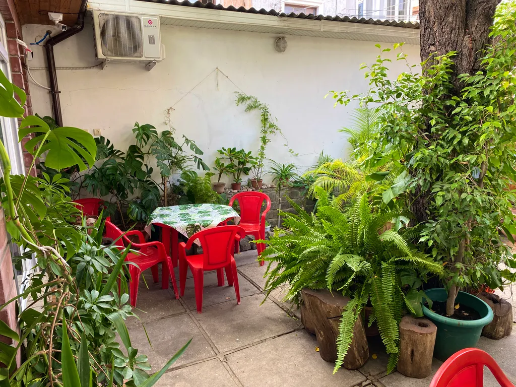 Уютный номер с удобствами рядом с морем