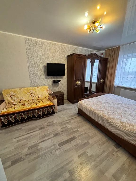 Квартира Сдаётся светлая и уютная квартира, в двух шагах от парка «Поддубного». — Ейск