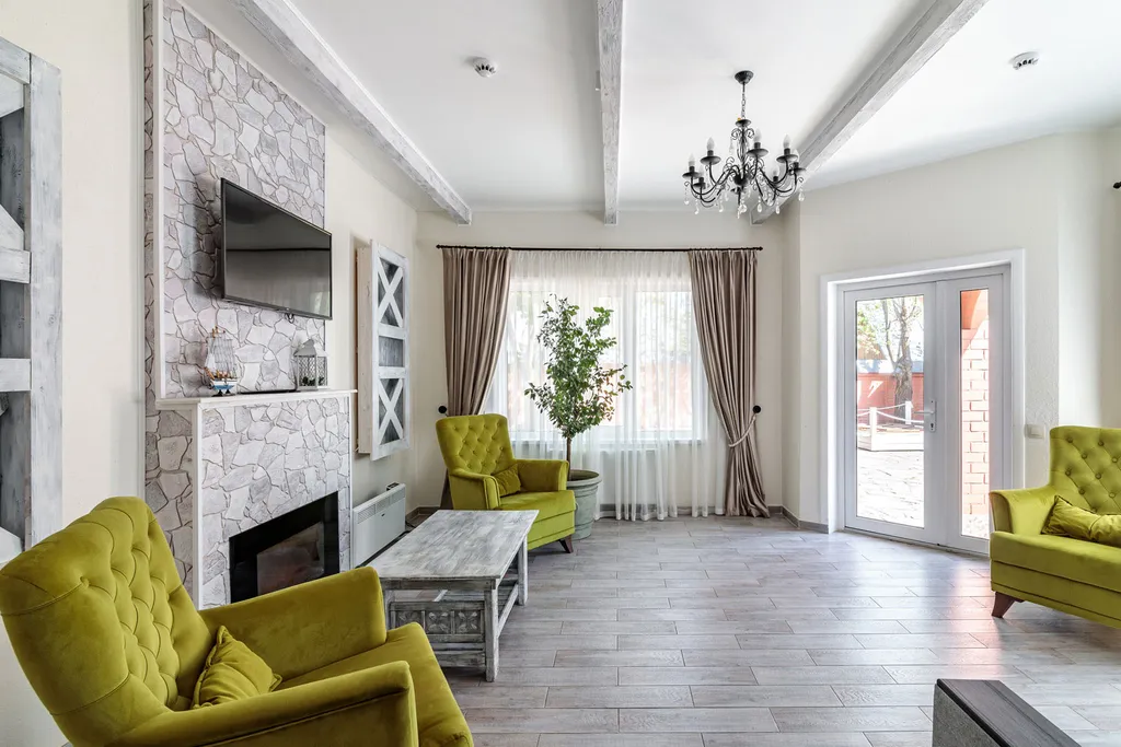 Совершенно новый дом на берегу озера с верандой и русской баней