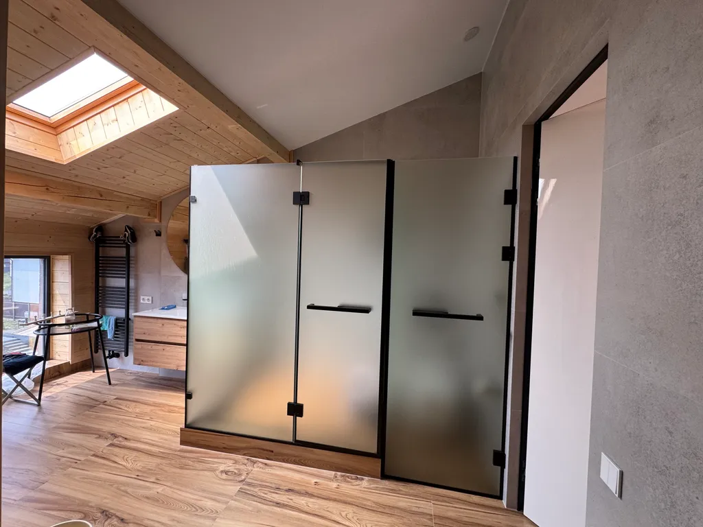 Комната у моря через сосновый бор