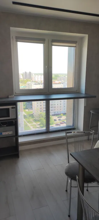 Новая студия с двумя разделенными большими спальными местами