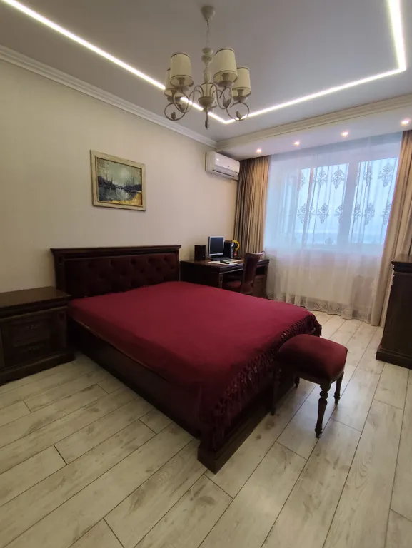 Видовая двушка с дорогим ремонтом и эксклюзивной мебелью