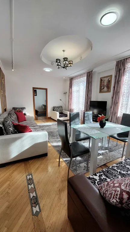 Квартира 4-комнатные апартаменты в самом центре рядом с ун. Гум и м. Купаловская — Минск