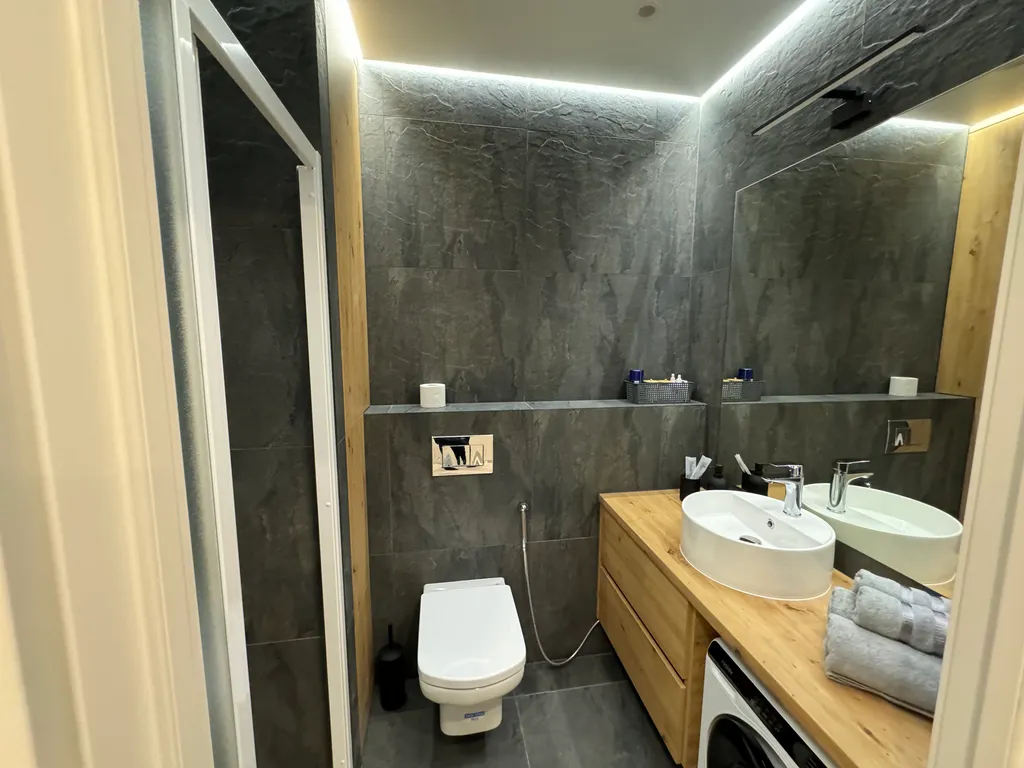 Апартаменты-студия в центре города в новом дoме бизнec-клаcса