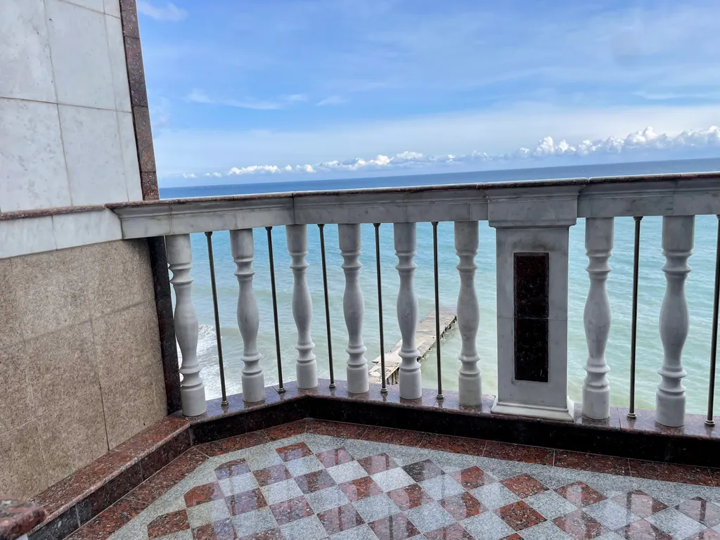 Апартамент на первой линии в Профессорском уголке