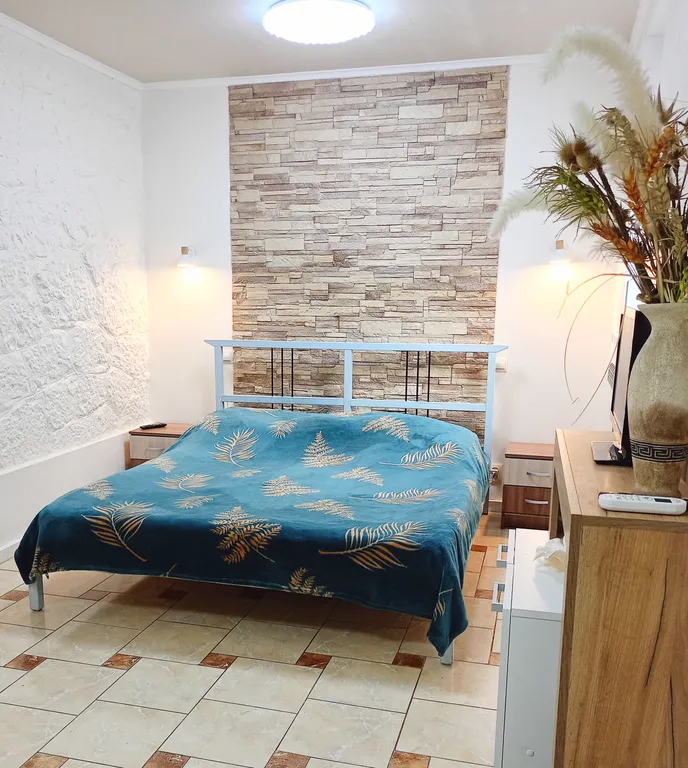 Уютная 2-комнатная квартира 8 минут от моря с личным двориком