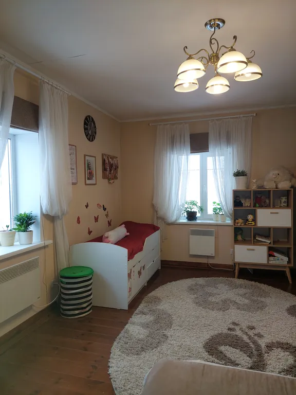 Уютный дом на берегу реки