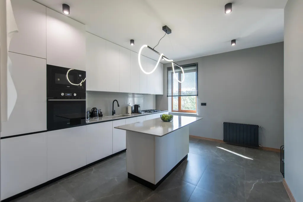 Central apartment with a swimming pool