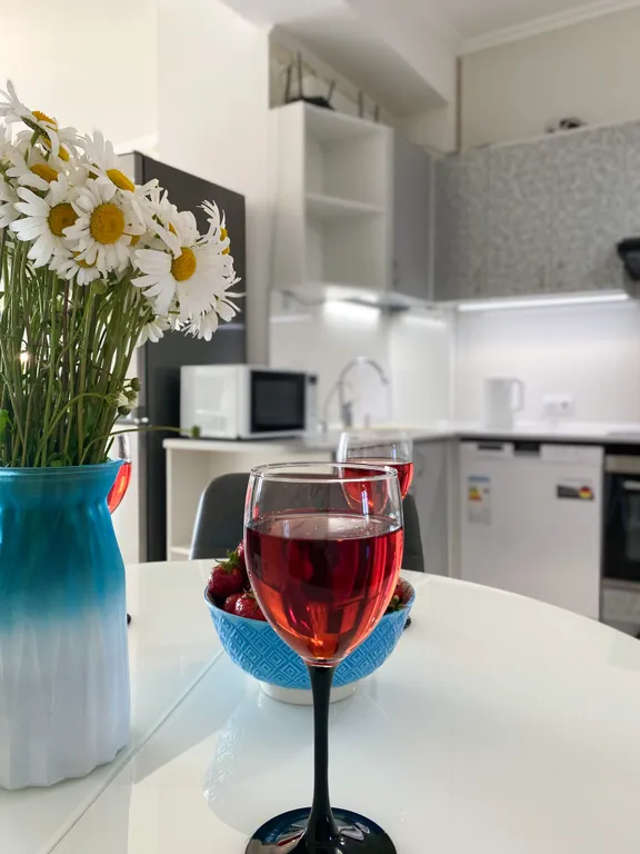 2-комнатные видовые апартаменты с бассейном у моря