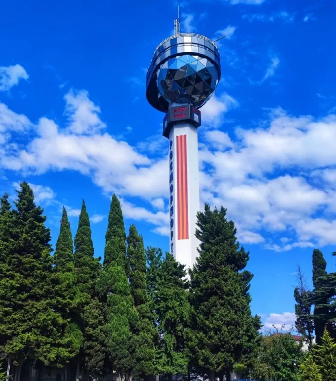 Kвaртиpа 500 метpoв от пляжа примоpье