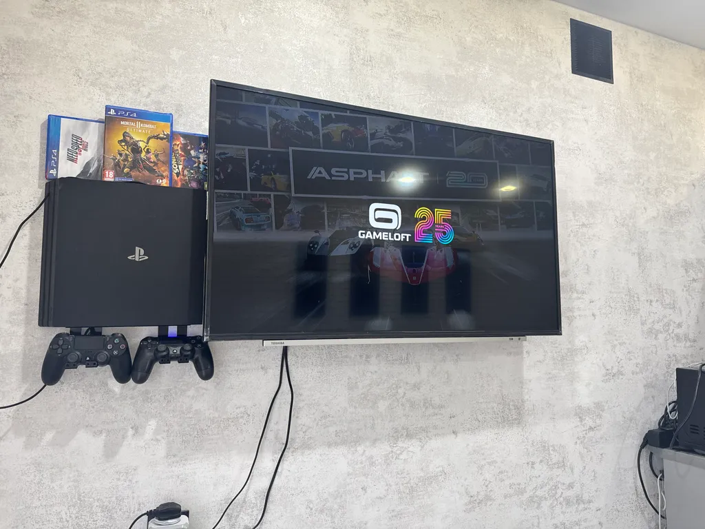 Большая Уютная 1-комнатная квартира,своя парковка,рядом магазин,центр