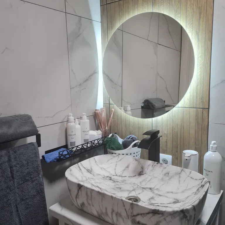 Современный дом с видом на горы