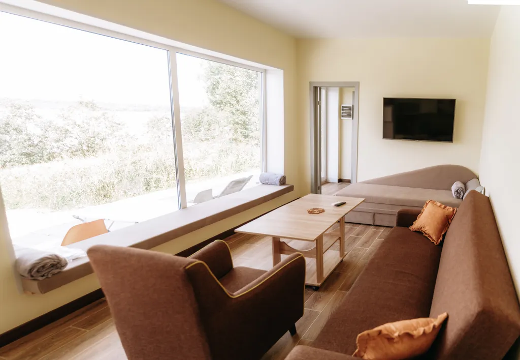 Панорамный дом с видом на воду, на берегу Вазузского водохранилища